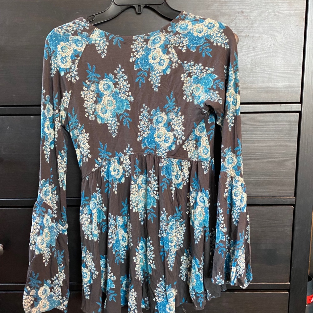 Free People Top| Blue Floral Print Jersey Knit Long Sleeve XS - Picture 3 of 3